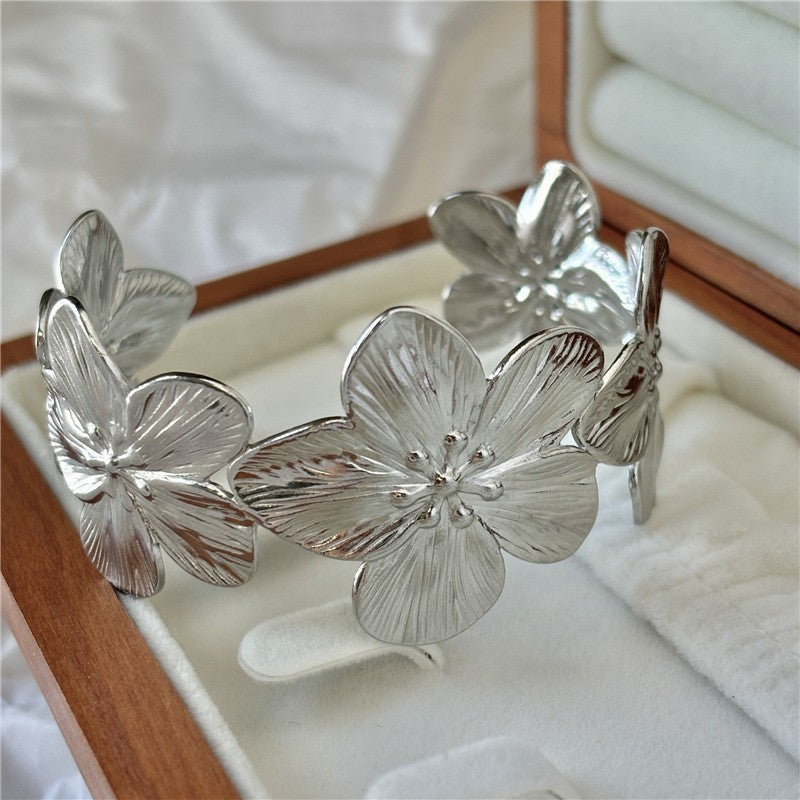 6 Pc - Flower Bracelet - Silver  (1 Pc Price - 44)