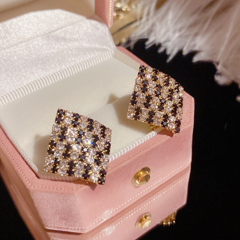 6 Set - Square earrings (1 Set price - 35)