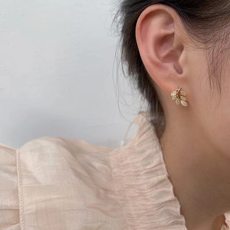 6 Pairs - Fashion Cat's Eye Stone Leaf Stud Earrings (1 Pair Price - 39)