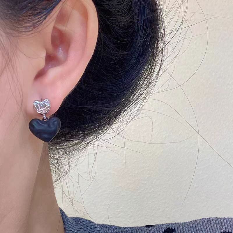 6 Set - Black silver heart earrings (Unit price 24)