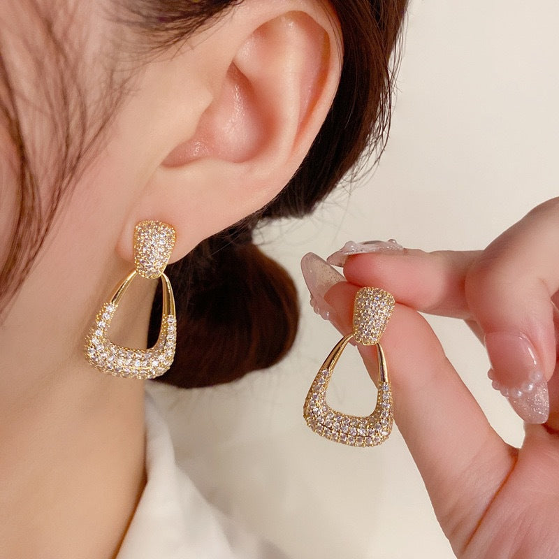 6 Set - Korean full diamond bag earrings (Unit price 39)