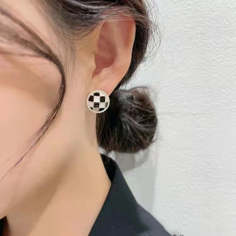 6 Set - Korean oil drop black and white square round earrings (Unit price 28)