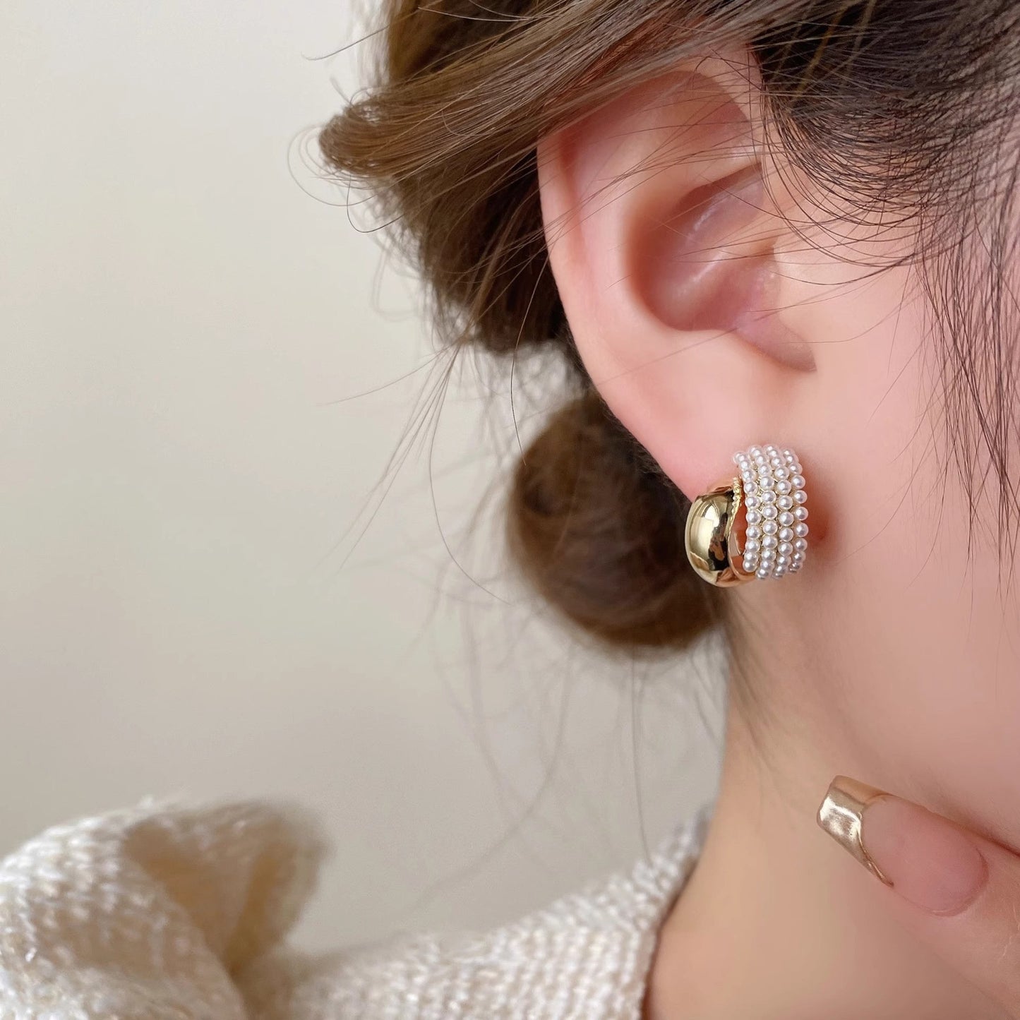 6 Pairs - French Retro High-End Pearl Metal Arc Earrings (1 Pair Price - 43)